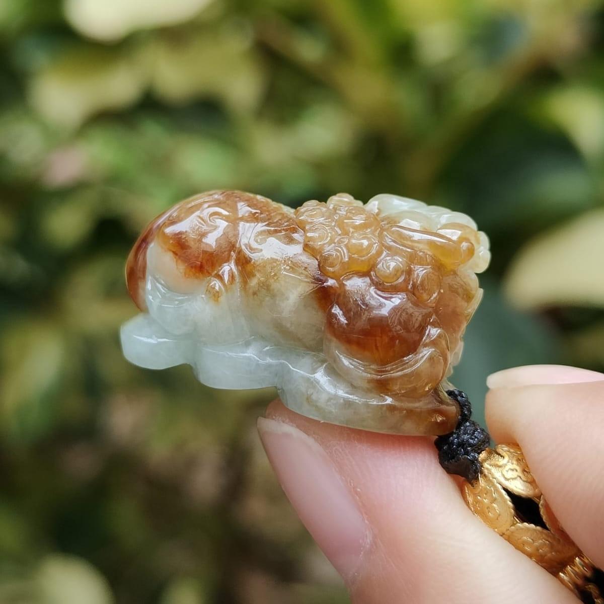 Crafted as Lion Pendant on Natural Type A Jadeite Jade with QIC approved labs certificate weighs 14.65 grams, measurement 28.1 * 14.8 * 15 mm (pendant348) Yi Pin Qian Jadeites Jade Jewelry ~Your Precious Quintessential ~ Singapore