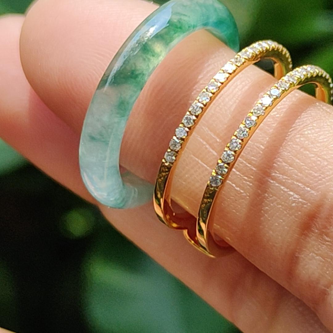 Icy Translucent Green Floating Patches Natural Type A Jadeite Jade crafted as Ring designed with removable 18k Gold, certificate weighs 4.65 grams, measurement 6.3 * 2.9 mm, finger size 17.1 mm (18kring29) Yi Pin Qian