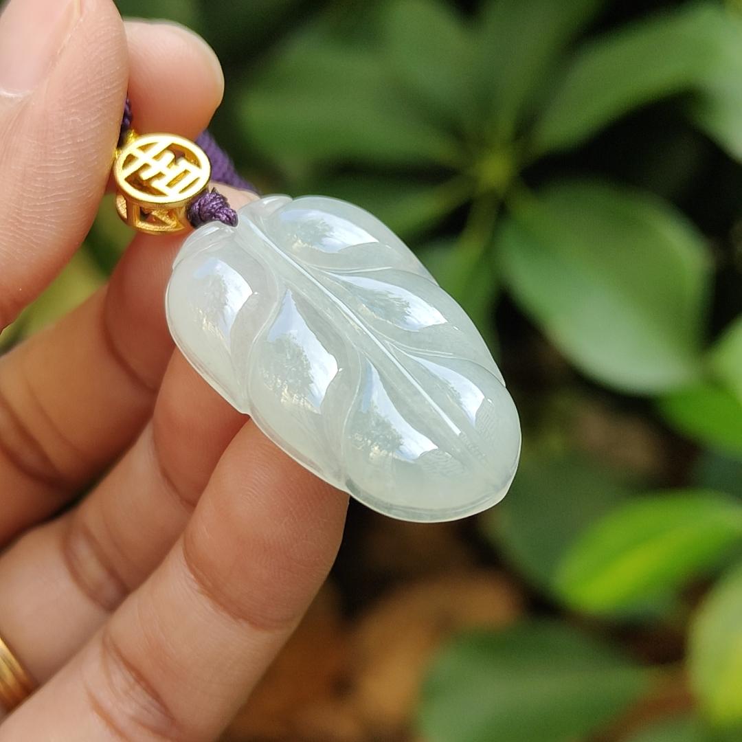 New Arrival in Singapore - Pendant Necklace Crafted as Leaf on Natural Type A Jadeite Jade, certificate weighs 6.89 grams, measurement 34.2 * 20.9 * 5.1 mm (pendant330) Yi Pin Qian Jadeites Jade Jewelry ~Your Precious Quintessential ~ Singapore
