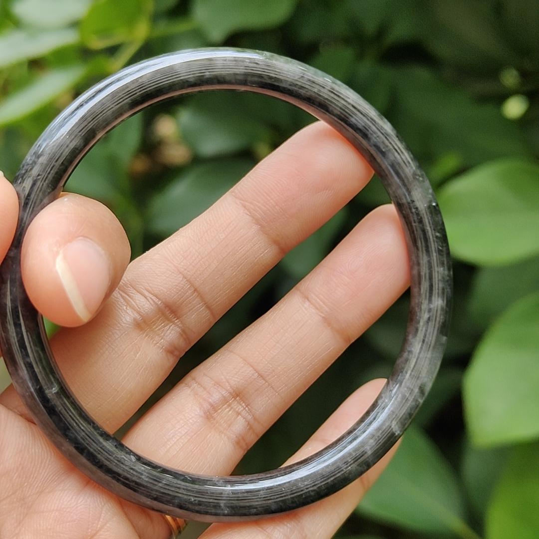 A Ding Ding Circular Bangle 57.9 mm New Arrival SG - Natural Type A Jadeite Jade Bracelet certificate weighs 22.58 grams, Width 6.1 * Thick 6.6 mm (bangle19) Yi Pin Qian Jadeites Jade Jewelry ~Your Precious Quintessential ~ Singapore