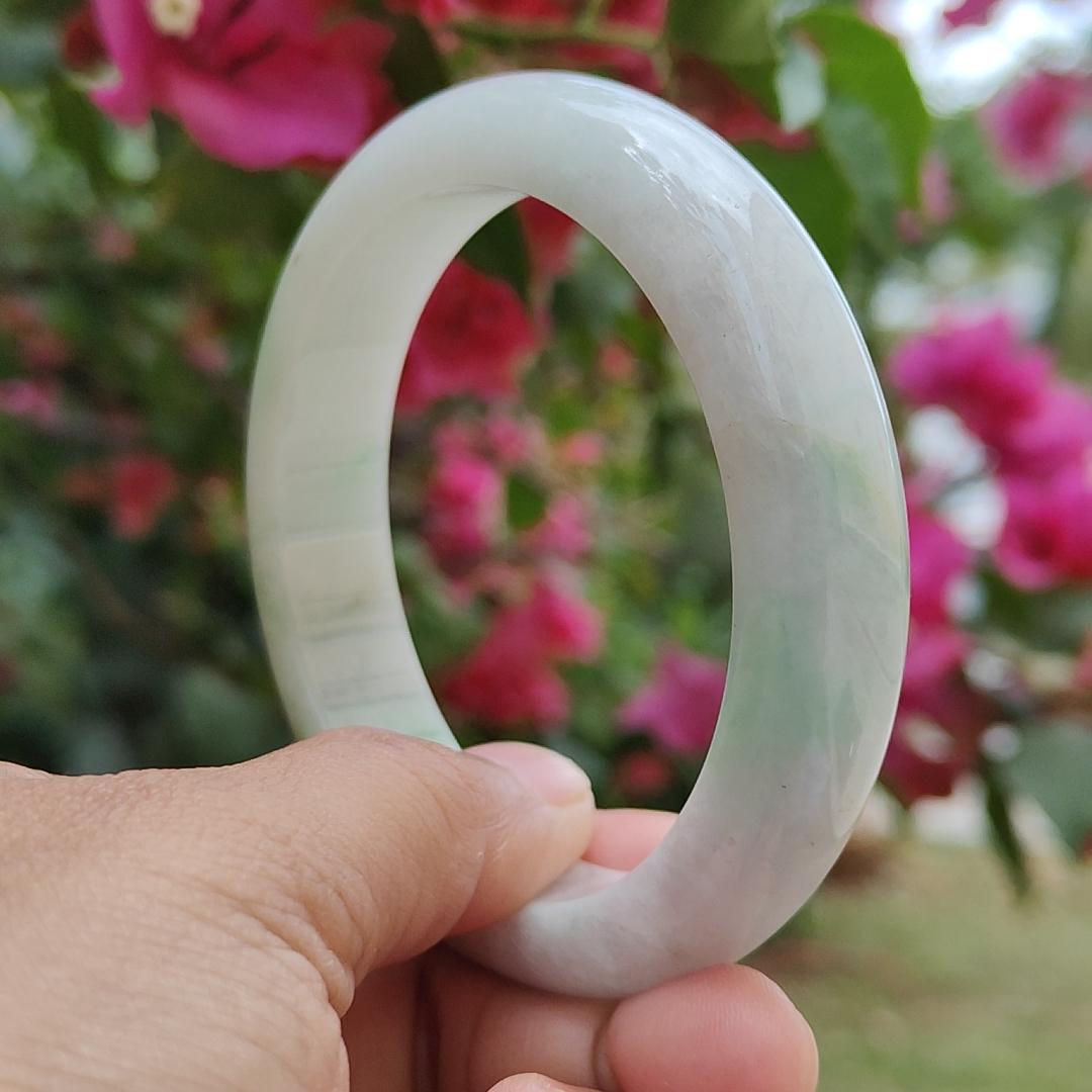 Light Green Hue Natural Type A Jadeite Jade crafted with shape of Peace Bracelet Bangle with certificate weigh 64.55 grams, measurement 13.6 * 8.7, Wrist Size 56.5 mm (bangle4) Yi Pin Qian