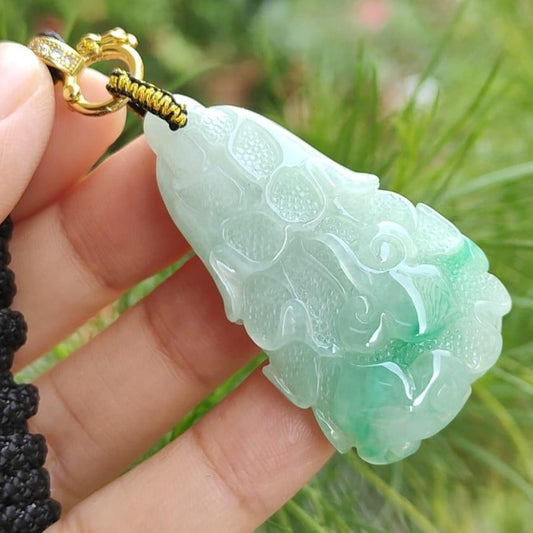 Premium quality White with green patches Ruyi Cabbage Natural Type A Jadeite Pendant with NGI Gemstone report weight 124.96 grams, 49.88 * 27.31 * 15.96 mm , Translucent fine grain crystal aggregate (pendant134) Yi Pin Qian