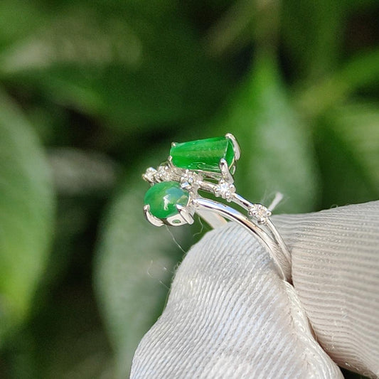 Mid Year Special Offer Premium Quality Two Green Cabochon Natural Type A Jadeite Jade with diamonds set on 18k Gold as a Ring with certificate weigh 1.71 grams, finger size 14.8mm (18kring16) Yi Pin Qian