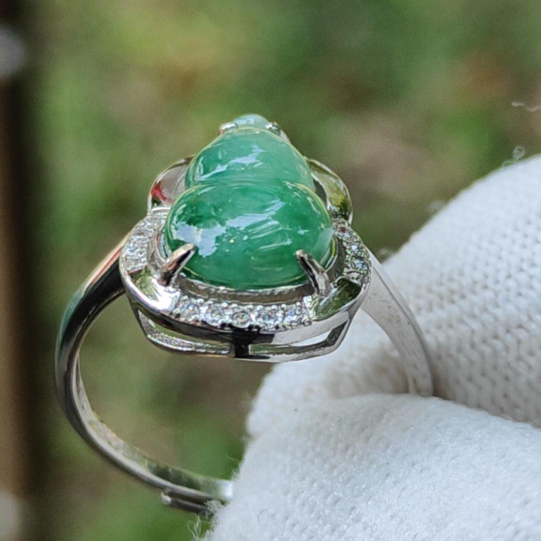 Good Quality Spicy Green Natural Type A Jadeite Jade crafted with shape of Gourd set on S925 as adjustable Ring, certificate weighs 2.52 grams, measurement 12.2 * 8.8 * 3.2 mm (s925ring14) Yi Pin Qian
