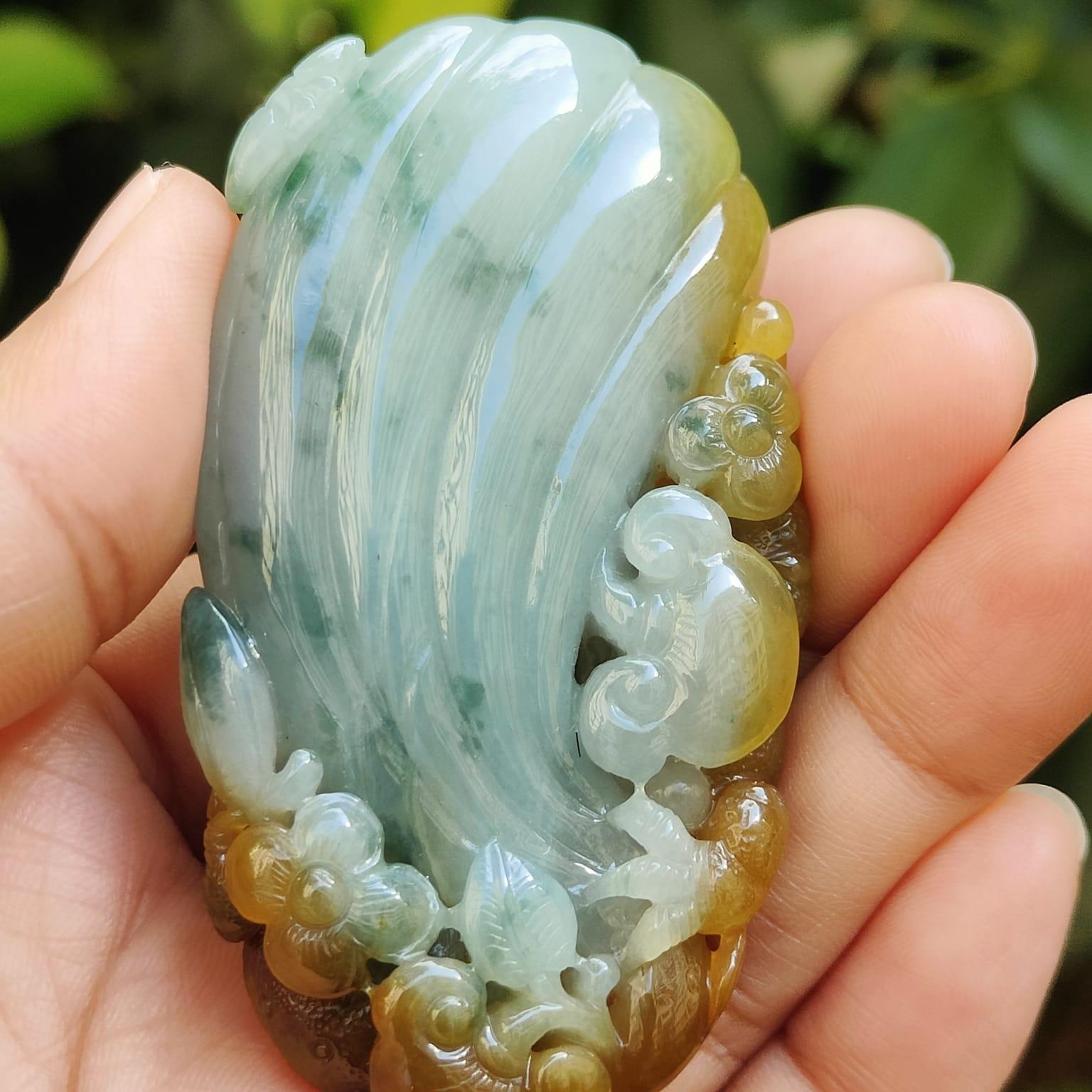 Super Rare Lotus & Toad Jadeite Pendant – Natural Type A Jadeite, Five Elements Harmony, Certified GD2112H002820 SKU:pendant400 Yi Pin Qian Jadeites Jade Jewelry ~Your Precious Quintessential ~ Singapore