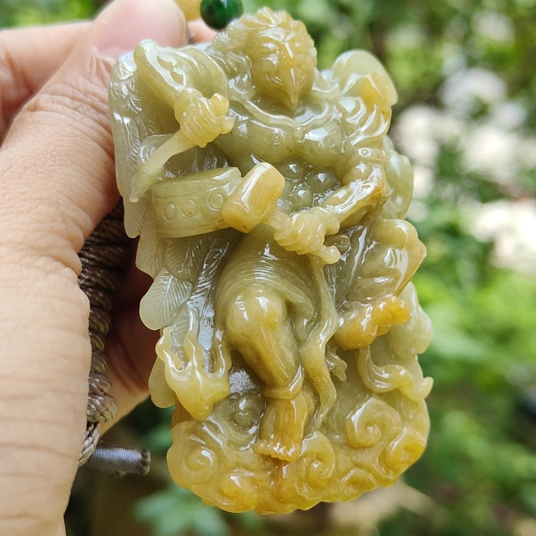 Super Rare Yellow with Light Green Hue Natural Type A Jadeite Jade crafted with shape of Lei Zhenzi as Pendant, certificate weighs 79.58 grams, measurement 69.8 * 42 * 19.5 (pendant257) Yi Pin Qian