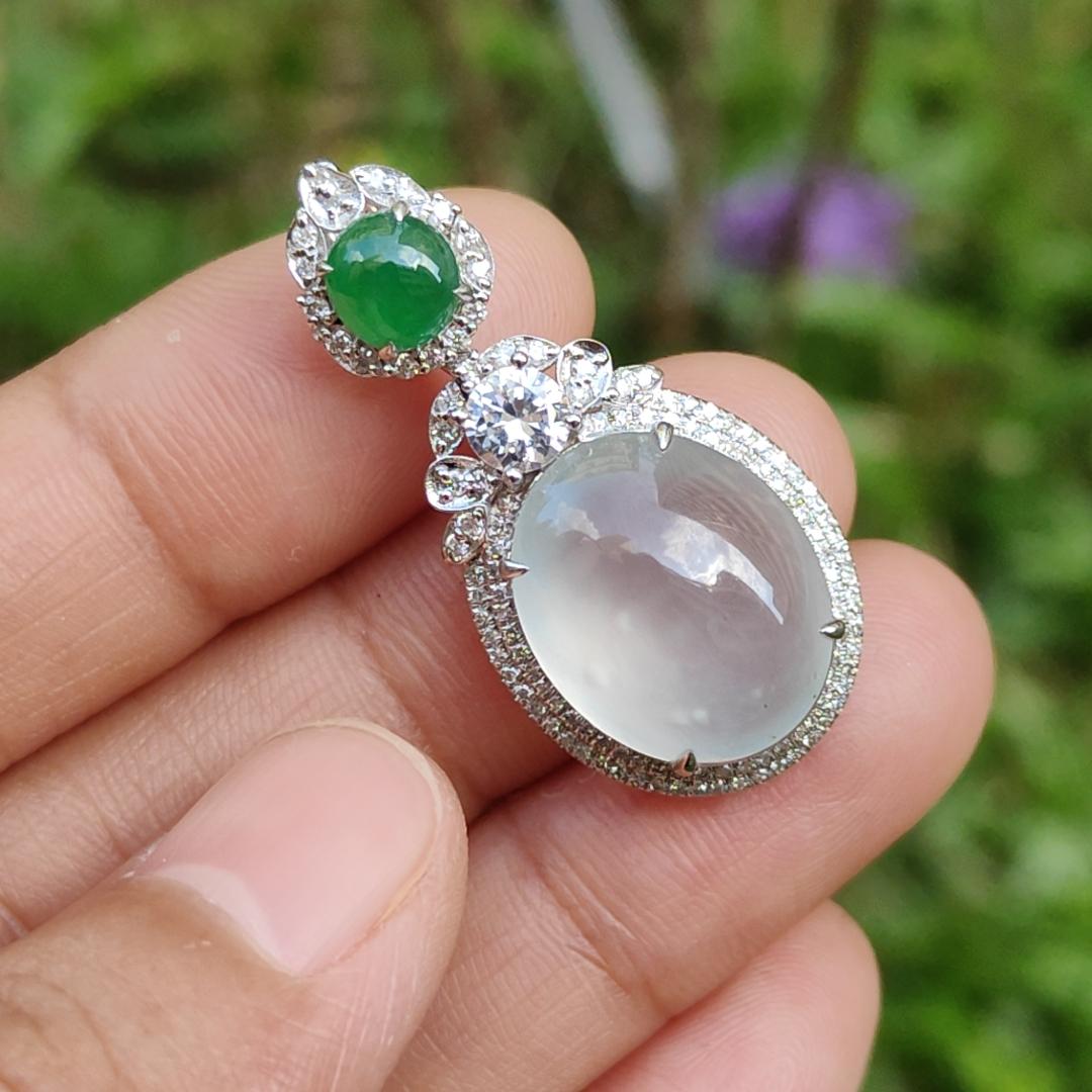 18k Gold Pendant Setting with 1 green cabochon and small diamonds with 1 CZ, Old Mine Natural Type A Jadeite with NGI Gemstone report weight 4.94 grams , 15.66 * 12.60 * 6.00 mm which is Highly Translucent Icy and very fine grain crystal aggregate (18kp8) Yi Pin Qian