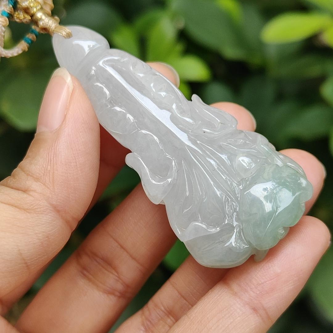 Singapore New Arrival High Quality Pendant crafted as the Cabbage on Natural Type A Jadeite Jade certificate weighs 31.47 grams, measurement 61 * 26.4 * 13.9 mm (pendant320) Yi Pin Qian Jadeites Jade Jewelry ~Your Precious Quintessential ~ Singapore