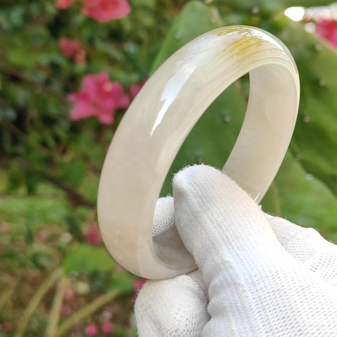 Very Rare Lemon-Yellow Patch Natural Type A Jadeite Jade crafted as Peace Bangle, certificate weighs 58.76 grams, measurement 15.3 * 7.1 * 56.4 mm (bangle9) Yi Pin Qian