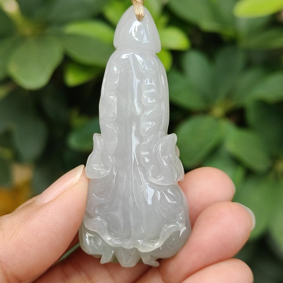 Singapore New Arrival High Quality Pendant crafted as the Cabbage on Natural Type A Jadeite Jade certificate weighs 31.47 grams, measurement 61 * 26.4 * 13.9 mm (pendant320) Yi Pin Qian Jadeites Jade Jewelry ~Your Precious Quintessential ~ Singapore