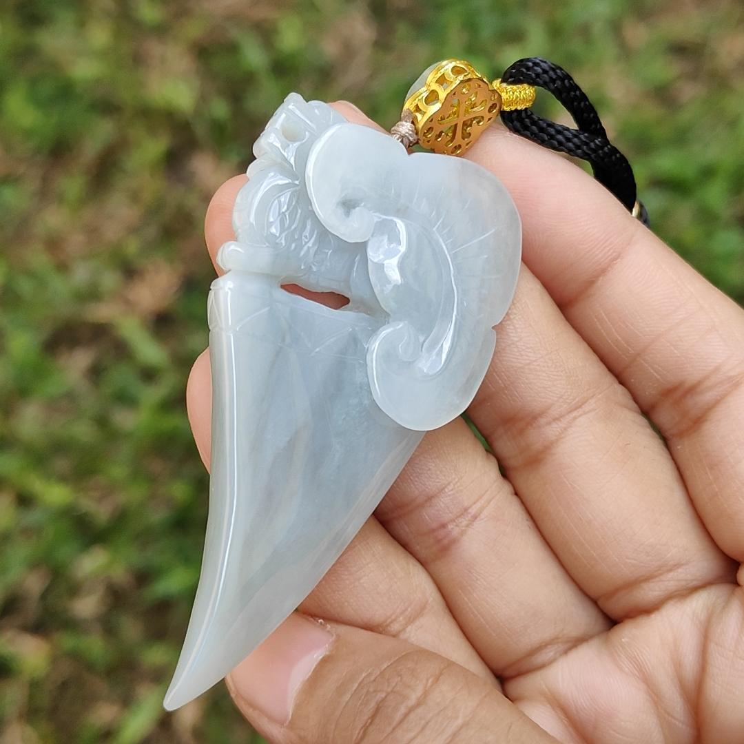 Bluish Light Lavender Natural Type A Jadeite Pendant crafted as Dragon Teeth with Pixiu and Ruyi, the symbols of Wealth and good luck, certificate weighs 27.63 grams, 67.3 * 33.2 * 7.8 mm, very suitable for daily wear (pendant58) Yi Pin Qian