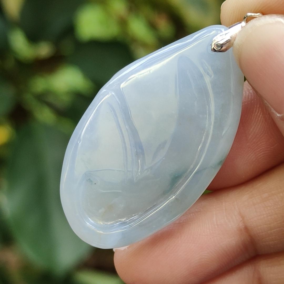 This High-Quality Light lavender with Light Green Natural Jadeite Jade crafted with faceless buddha as pendant certificate weighs 12.04 grams, measurement 41.7 * 23.5 * 6.8 mm (pendant338) Yi Pin Qian Jadeites Jade Jewelry ~Your Precious Quintessential ~ Singapore