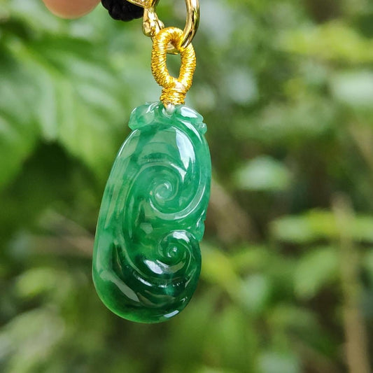 Deep Green Translucent Natural Type A Jadeite Pendant carved as ruyi with NGI Gemstone report weight 15.42 grams, 27.52 * 13.75 * 4.25 mm - very suitable for daily wear, only 1 word to describe - elegant (pendant129) Yi Pin Qian