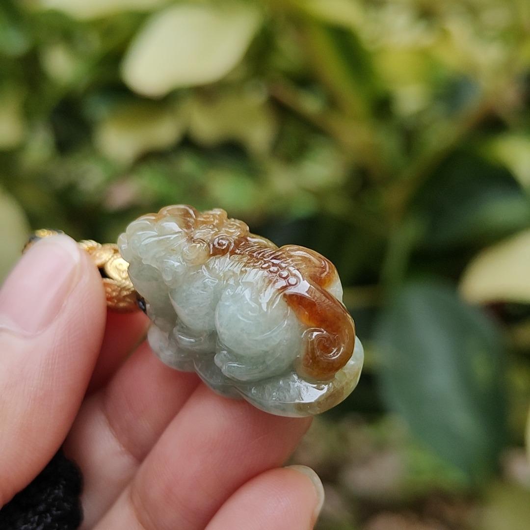 Crafted as Lion Pendant on Natural Type A Jadeite Jade with QIC approved labs certificate weighs 14.65 grams, measurement 28.1 * 14.8 * 15 mm (pendant348) Yi Pin Qian Jadeites Jade Jewelry ~Your Precious Quintessential ~ Singapore