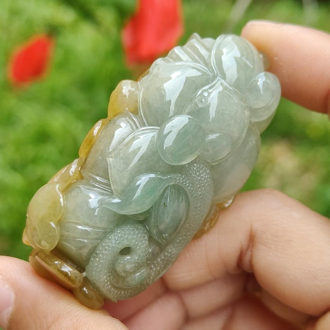 Super Rare High Quality Light Green and Yellow Natural Type A Jadeite Jade crafted with Dragonfly and Ruyi as Pendant, certificate weighs 60.60 grams, measurement 60 * 32.1 * 22.3 mm (pendant260) Yi Pin Qian