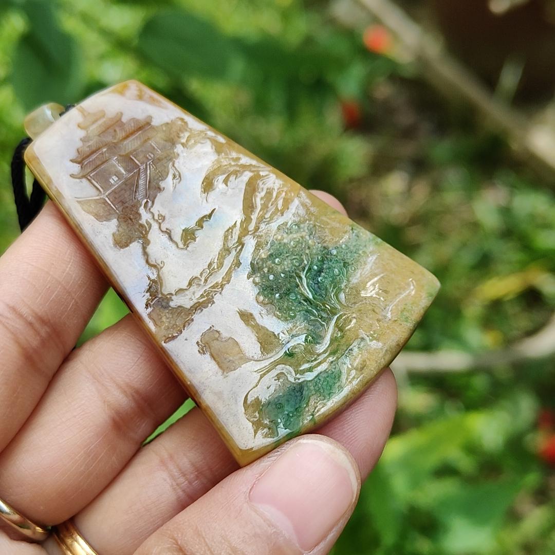Very Rare Green, Red and Yellow Natural Type A Jadeite Jade Pendant Necklace with Sceneries, certificate included weigh 29.84 grams, measurement 61.6 * 39.7 * 5.8 mm (pendant183) Yi Pin Qian