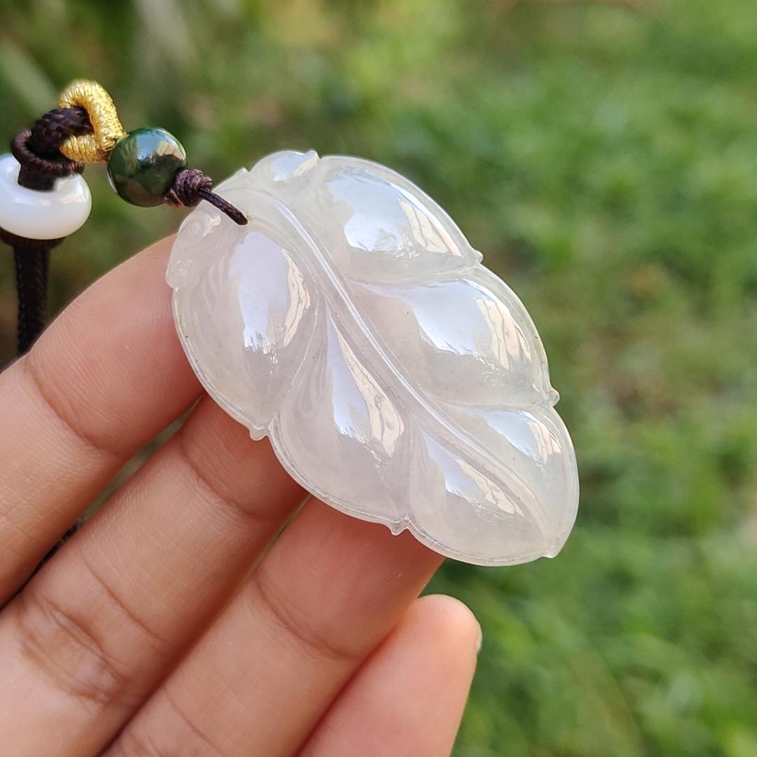 An Old Collection Not To be Missed! Semi Icy Natural Type A Jadeite Jade Pendant Necklace crafted as Leaf with certificate included weigh 10.85 grams, 43.3 * 26.1 * 5.9 mm (pendant172) Yi Pin Qian