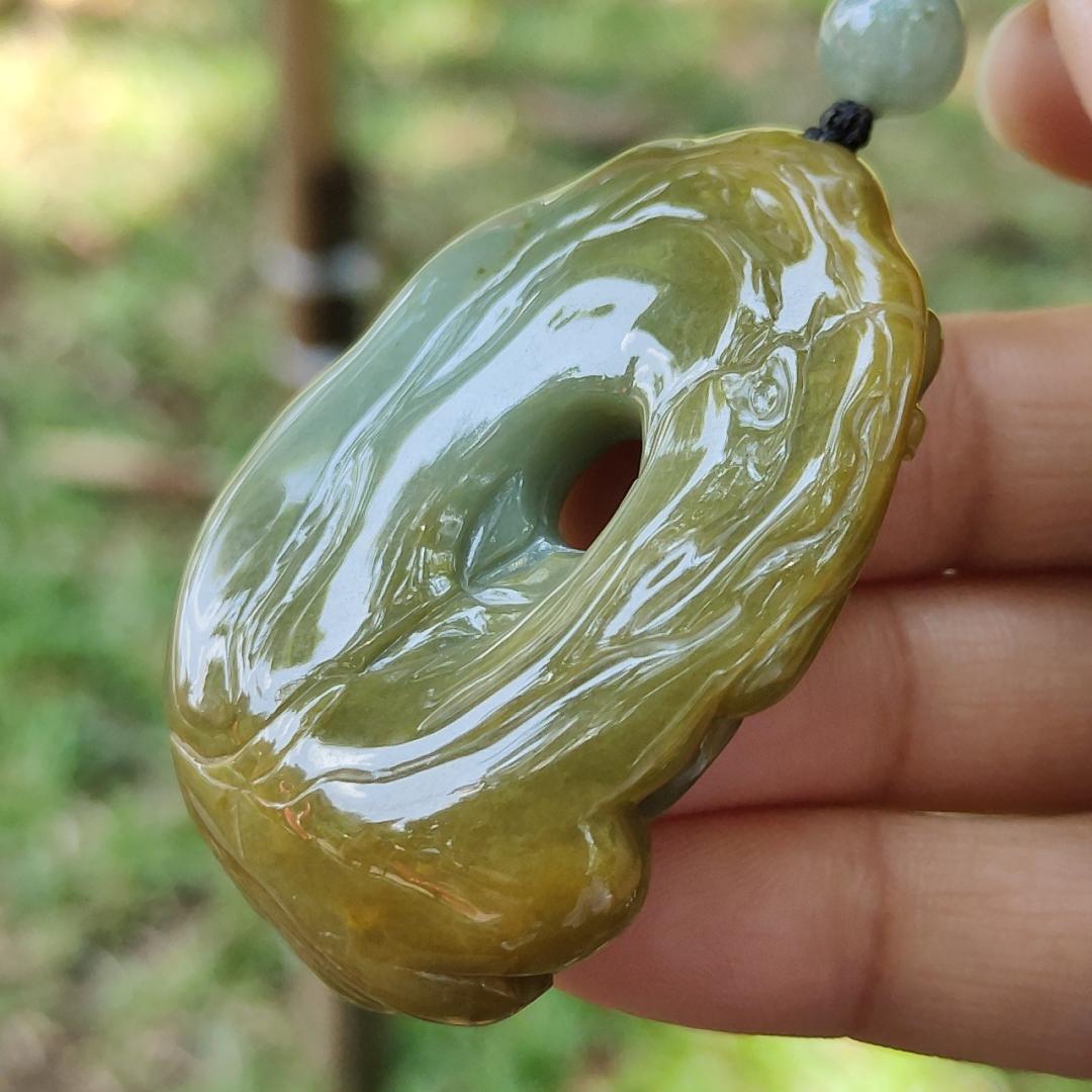 #Sold - Good Quality Yellow and Green Natural Type A Jadeite Jade crafted with Ruyi and Faceless Buddha as Pendant, QIC approved labs certificate weigh 45.18 grams, measurement 53.1 * 38.3 * 14.8 mm (pendant273)