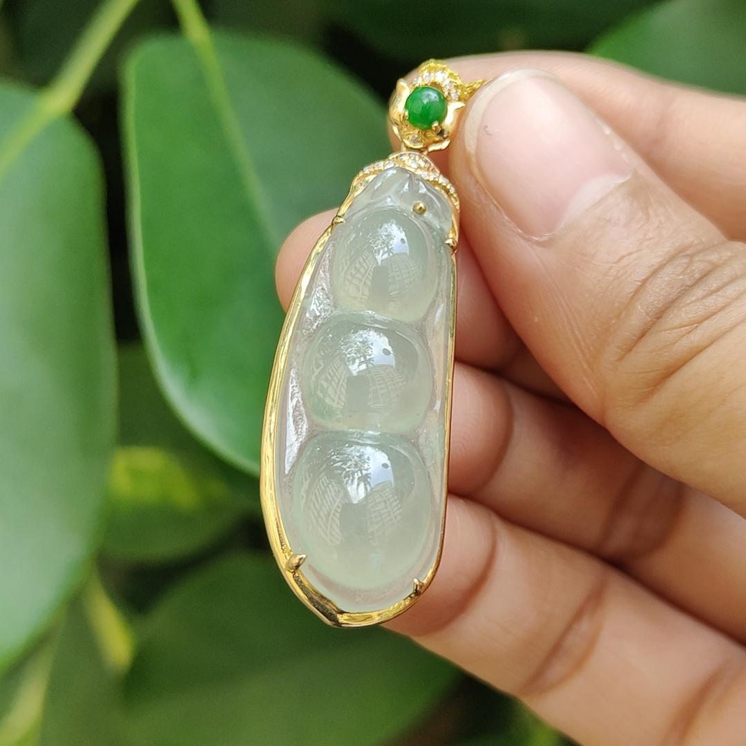 High Quality Good Translucent Light Green Hue Natural Type A Jadeite Jade Crafted as Bean, set on 18k gold as Pendant Necklace certificate weighs 6.88 grams (18kp68) Yi Pin Qian Jadeites Jade Jewelry ~Your Precious Quintessential ~ Singapore