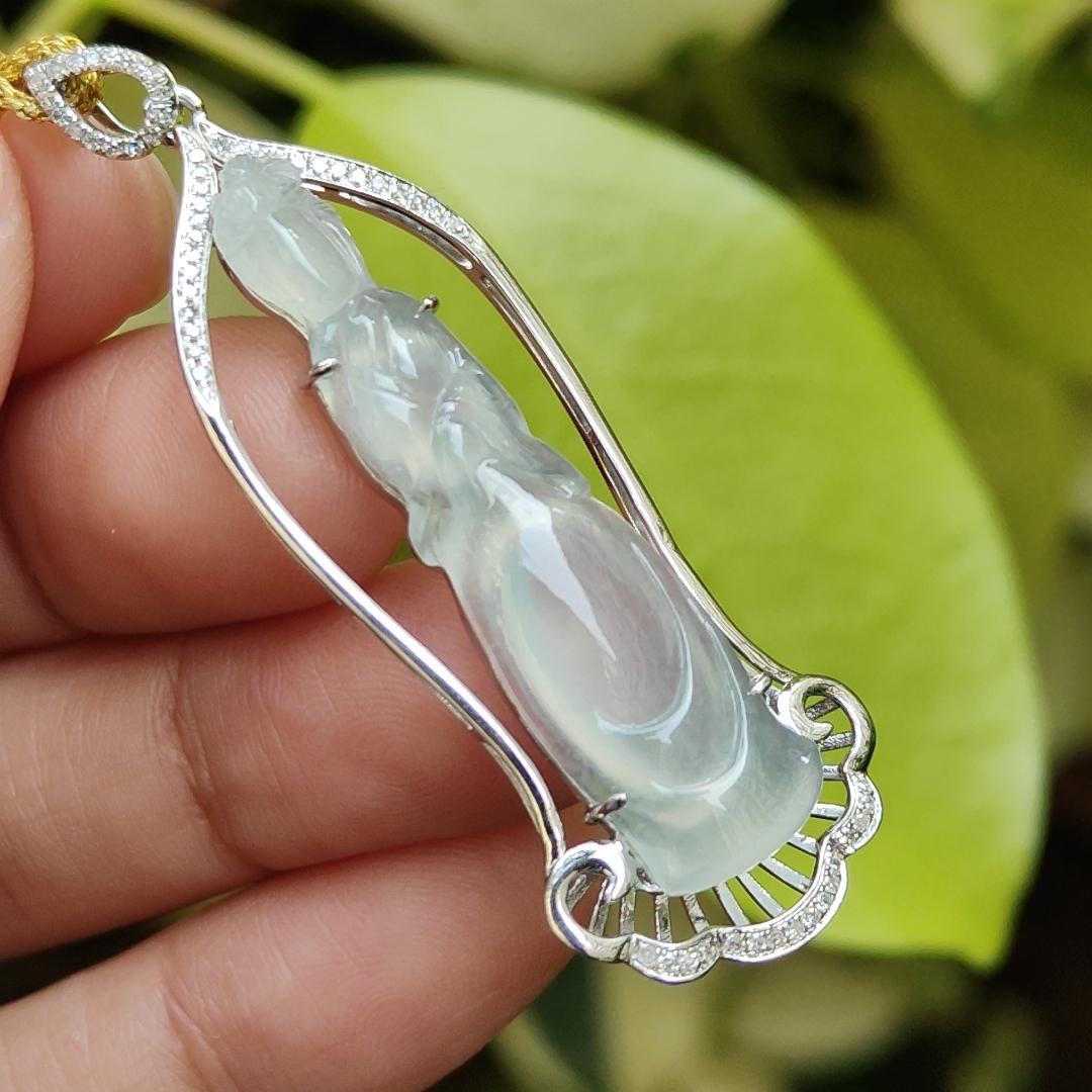 SG New Arrival - Crafted as Faceless Guanyin on Icy Translucent Natural Type A Jadeite Jade as pendant set with 18k gold, certificate weighs 4.77 grams, measurement 51.2 * 16 * 6 mm (18kp72) Yi Pin Qian Jadeites Jade Jewelry ~Your Precious Quintessential ~ Singapore