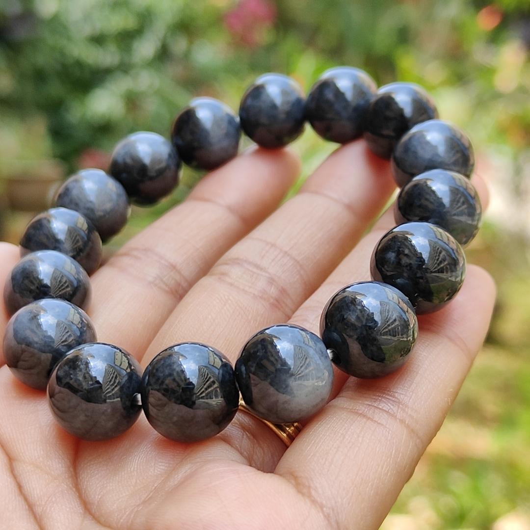 Black Wuji Natural Type A Jadeite Jade crafted with 16 * 13mm beads as a bracelet with QIC labs approved certificate weigh 60.39 grams (bracelet19) Yi Pin Qian