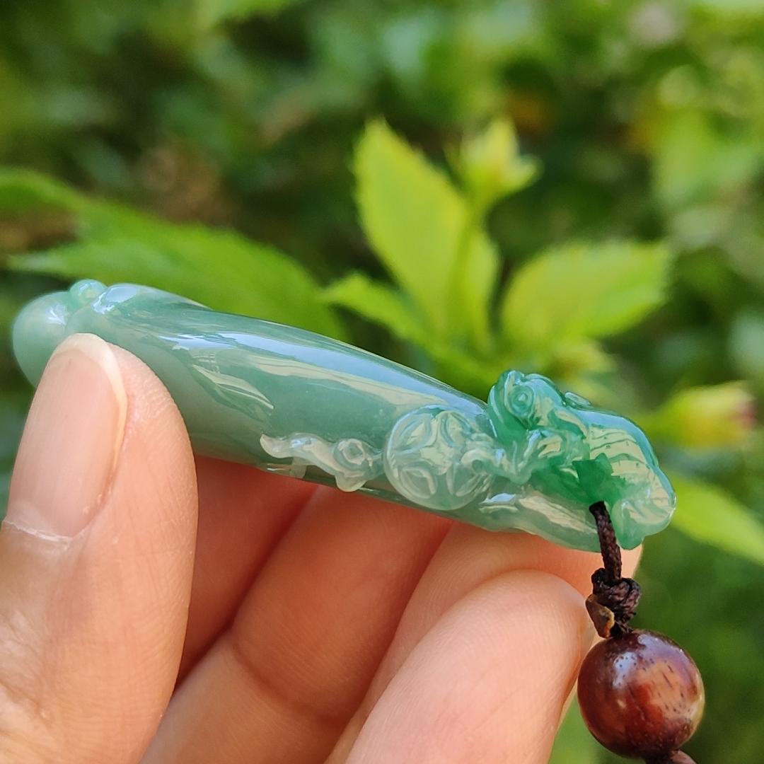 Very beautiful Full Green and Light Green Hue Natural Type A Jadeite Jade crafted with Three Legs Toad with coin and Ruyi with certificate weigh 16.97 grams, measurement 52.8 * 21.2 * 10.7 mm (pendant180) Yi Pin Qian