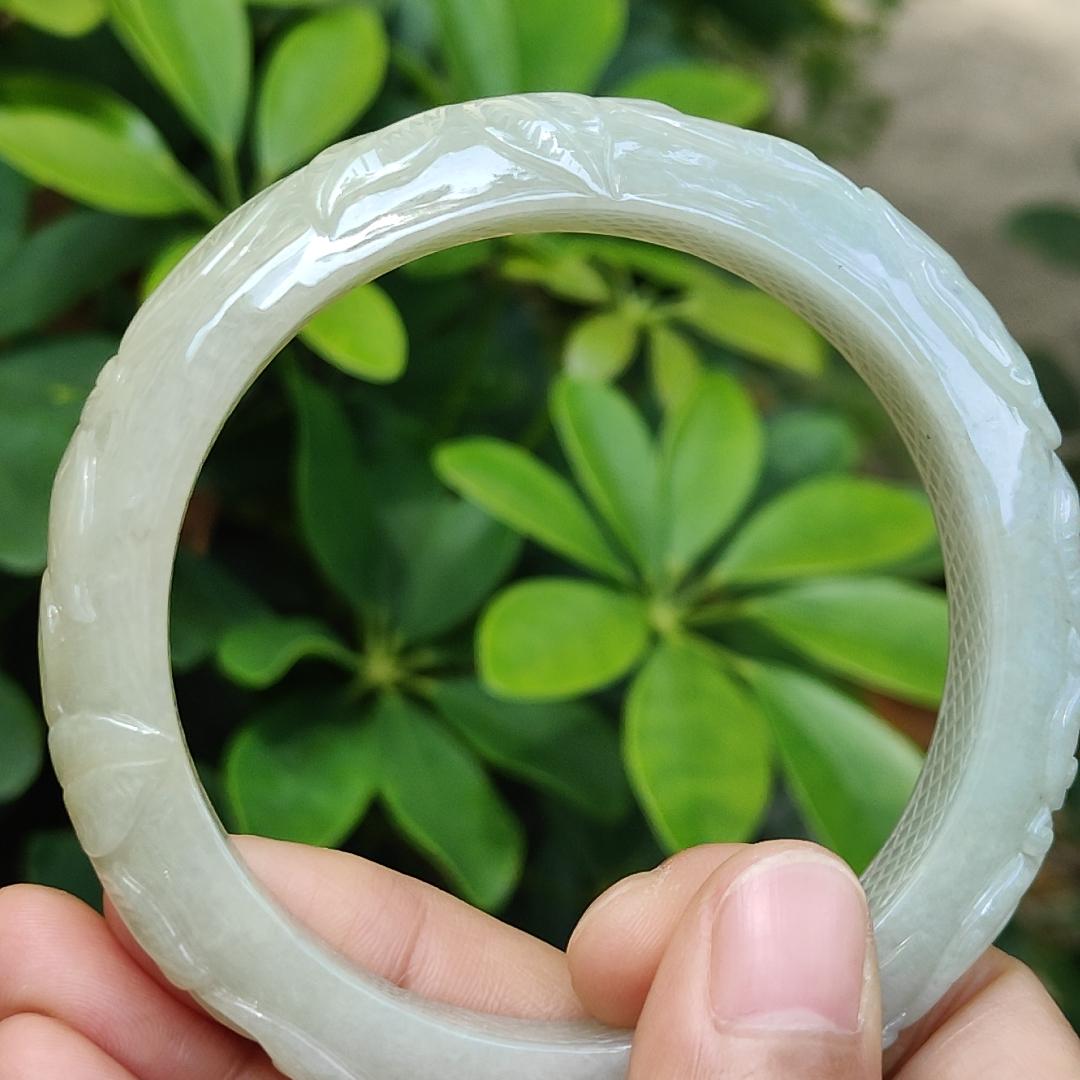 61.6 mm Crafted with patterns Peace Bangle Natural Type A Jadeite Jade certificate weighs 68.36 mm, Width 12.6 Thickness 9.6 mm (bangle24) Yi Pin Qian Jadeites Jade Jewelry ~Your Precious Quintessential ~ Singapore