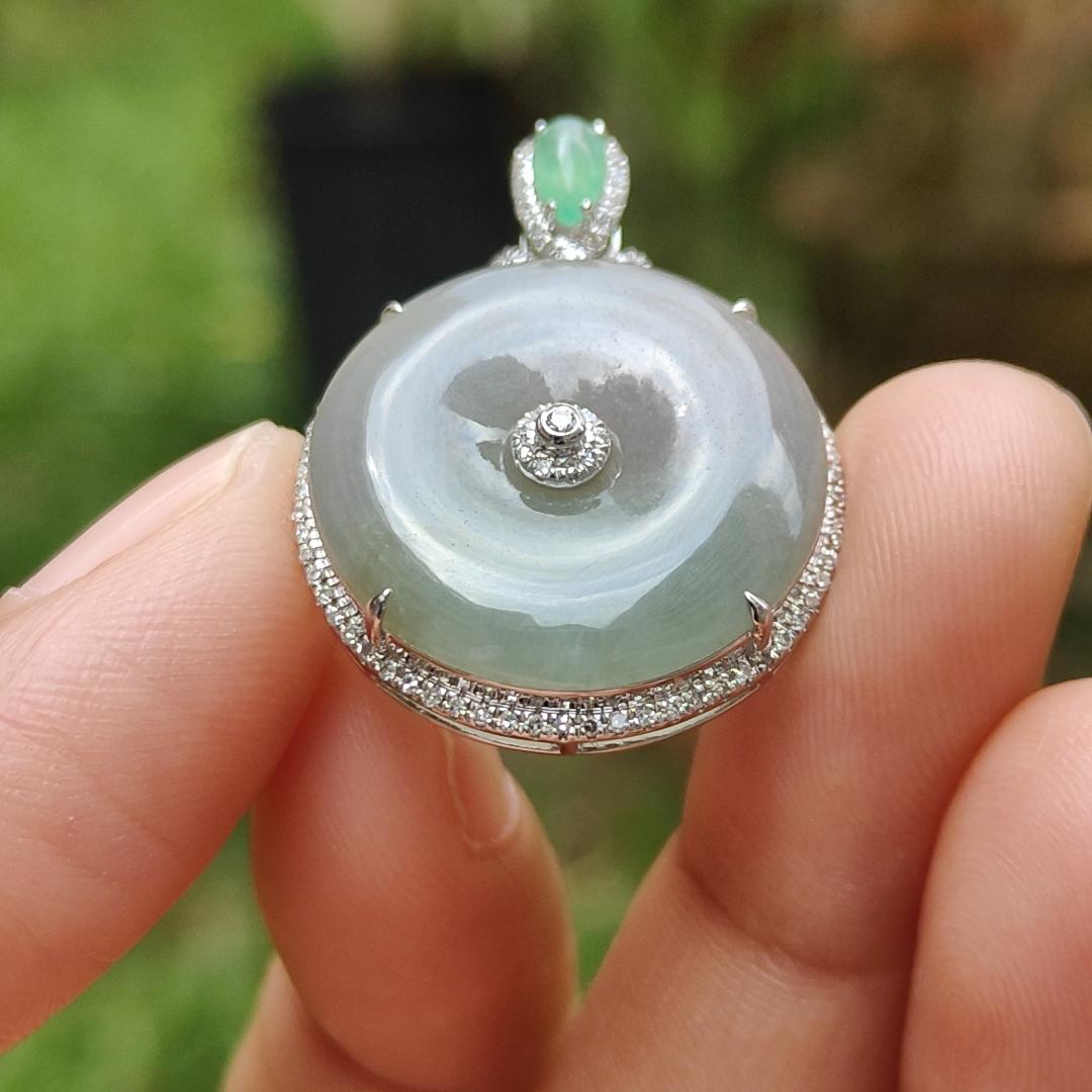 Limited time offer - Lavender, Green Hue Natural Type A Jadeite Jade crafted as shape of Donut set on 18k gold with diamonds and 1 icy apple green cabochon, certificate weigh 4.47 grams, measurement 19.9 * 19.9 * 3.6 mm (18kp26) Yi Pin Qian