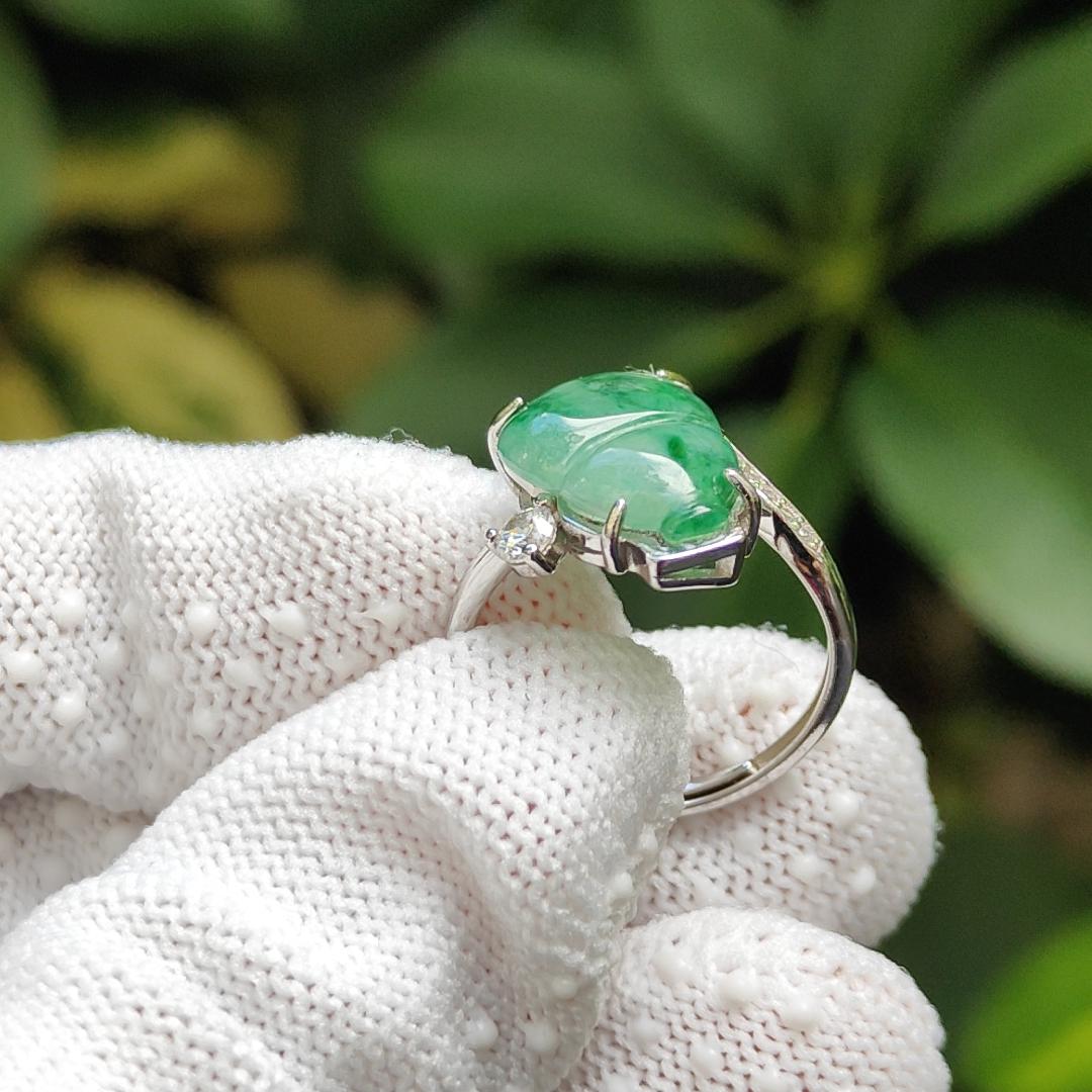 New Arrival Singapore Spicy Green with Green Patches Natural Type A Jadeite Jade crafted as Gourd set on S925 as ring, certificate weighs 2.16 grams, measurement 13.6 * 10.2 * 2.5 mm (s925ring22) Yi Pin Qian Jadeites Jade Jewelry ~Your Precious Quintessential ~ Singapore