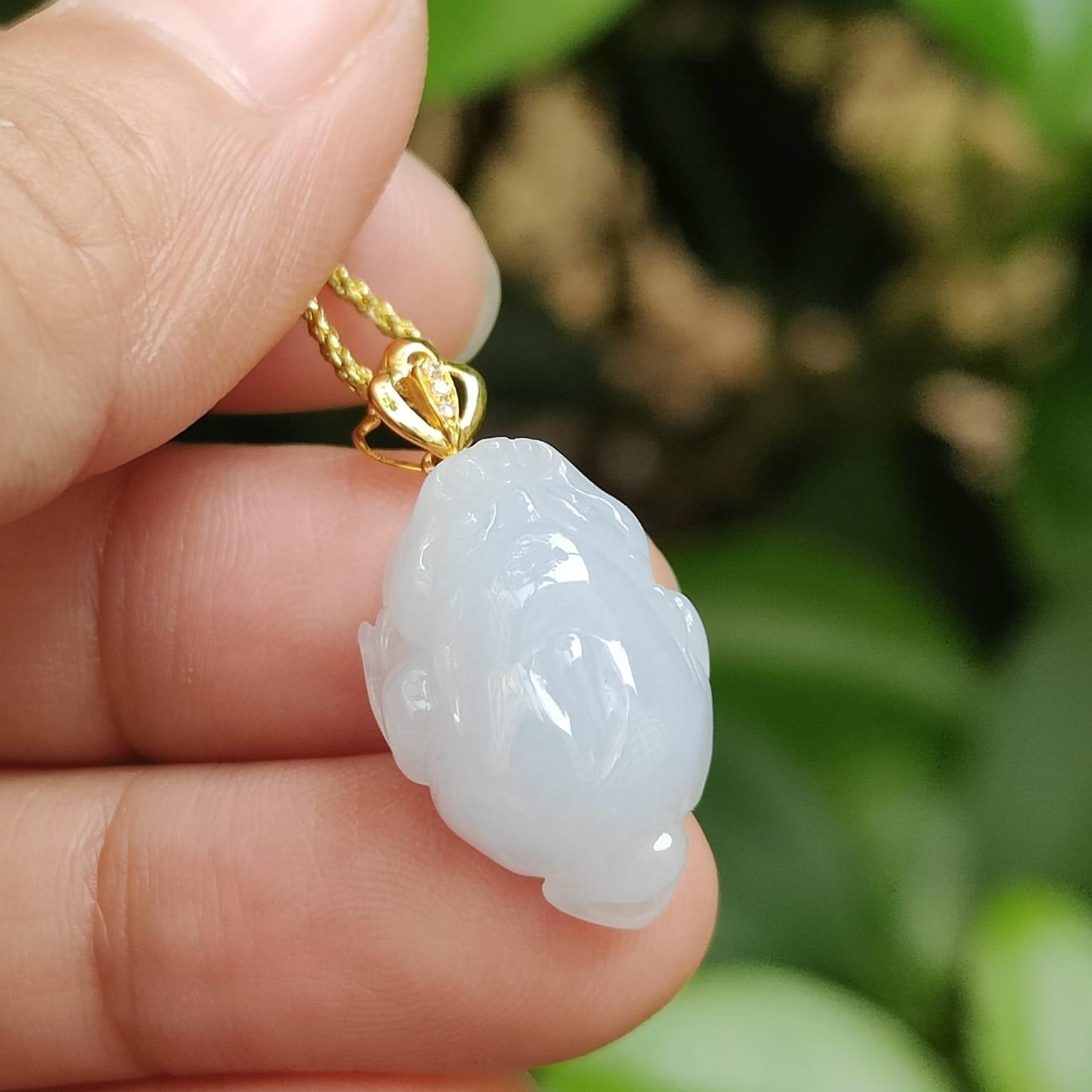 Three Legs Toad Pendant on Light Lavender Natural Type A Jadeite Jade added with 18k clasp certificate weighs 3.76 grams, measurement 19.1 * 13 * 9.1 mm (18kp102) Yi Pin Qian Jadeites Jade Jewelry ~Your Precious Quintessential ~ Singapore