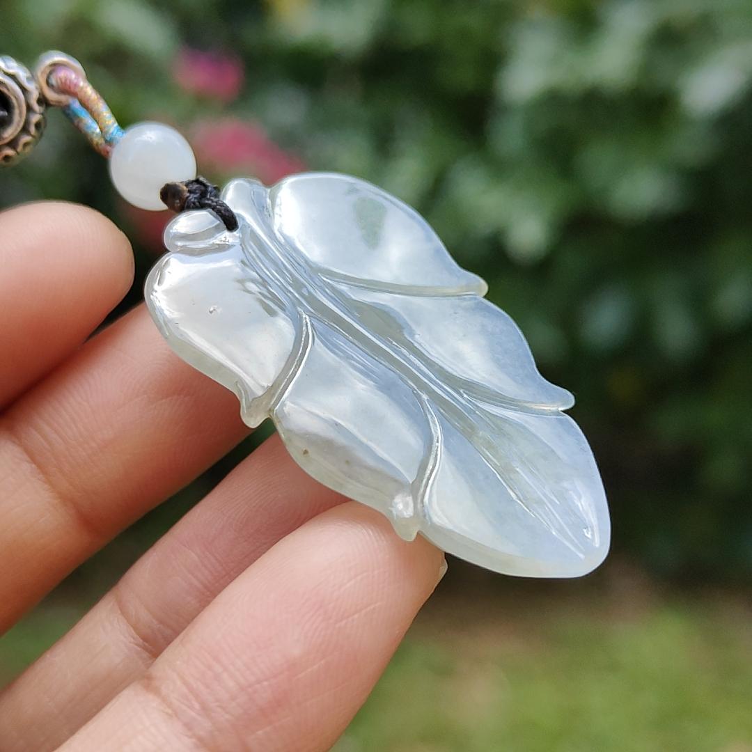 Crafted as cicada using Natural Type A Jadeite Jade as a Pendant Necklace with certificate weigh 9.25 grams, measurement 40.3 * 23.2 * 9.5 mm (pendant185) Yi Pin Qian