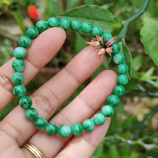 Premium Quality Spicy-Green Bracelet Natural Type A Jadeite 28 Green Beads Bracelet measurement size 6.5mm with QIC labs approved certificate included weigh 12.75 grams, a stunning bracelet for your daily wear for work or gathering (bracelet5) Yi Pin Qian