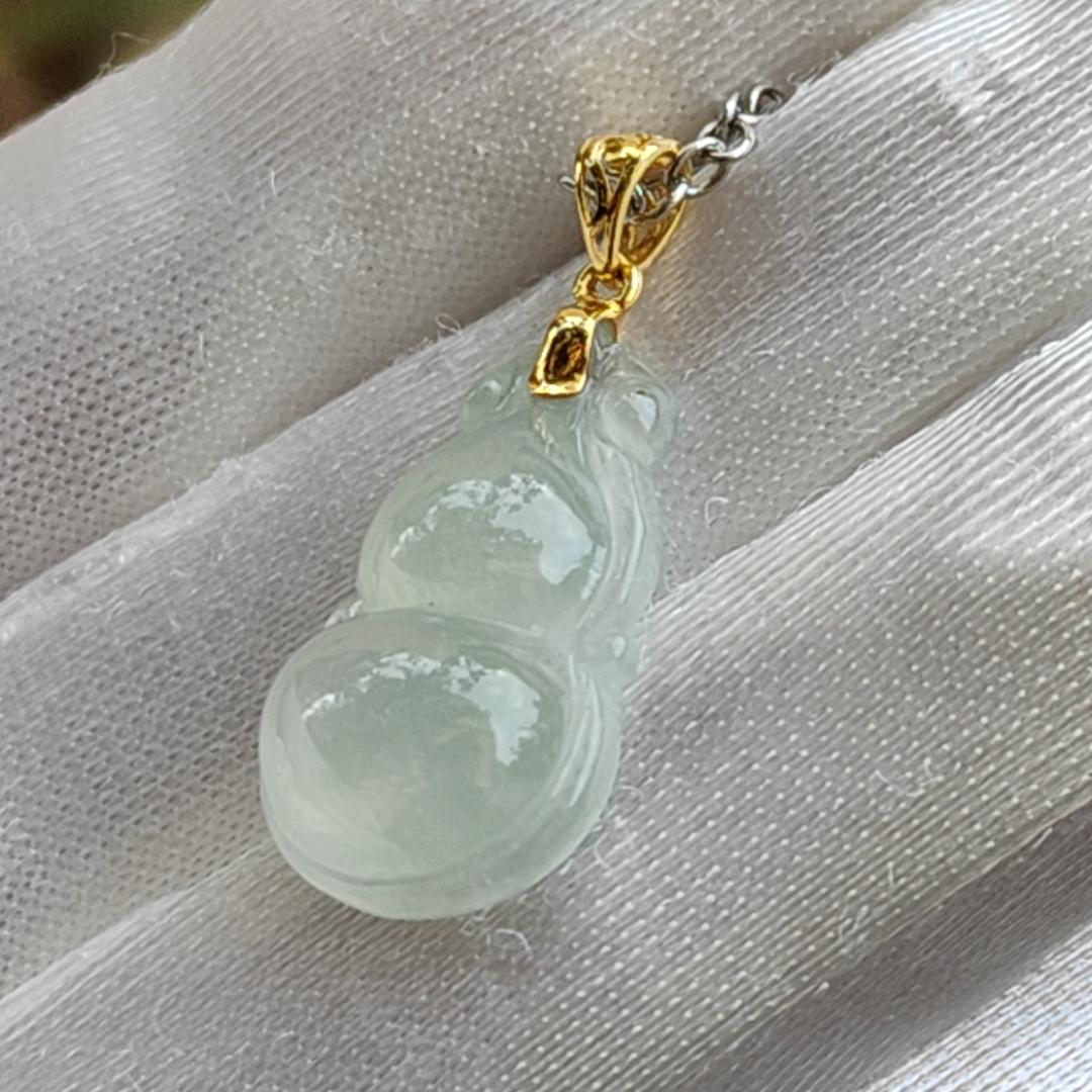 Premium Light Green Hue Natural Type A Jadeite Jade crafted with shape of Gourd as Pendant set with 18k Clasp, certificate weigh 2.36 grams, measurement 20.5 * 12.9 * 5.9 mm (18kp31) Yi Pin Qian Jadeites Jade Jewelry ~Your Precious Quintessential ~ Singapore