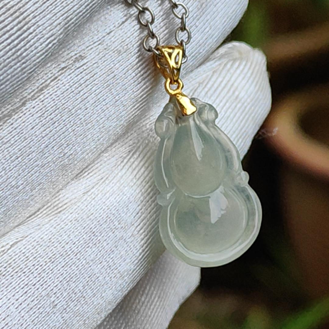 Premium Light Green Hue Natural Type A Jadeite Jade crafted with shape of Gourd as Pendant set with 18k Clasp, certificate weigh 2.36 grams, measurement 20.5 * 12.9 * 5.9 mm (18kp31) Yi Pin Qian Jadeites Jade Jewelry ~Your Precious Quintessential ~ Singapore