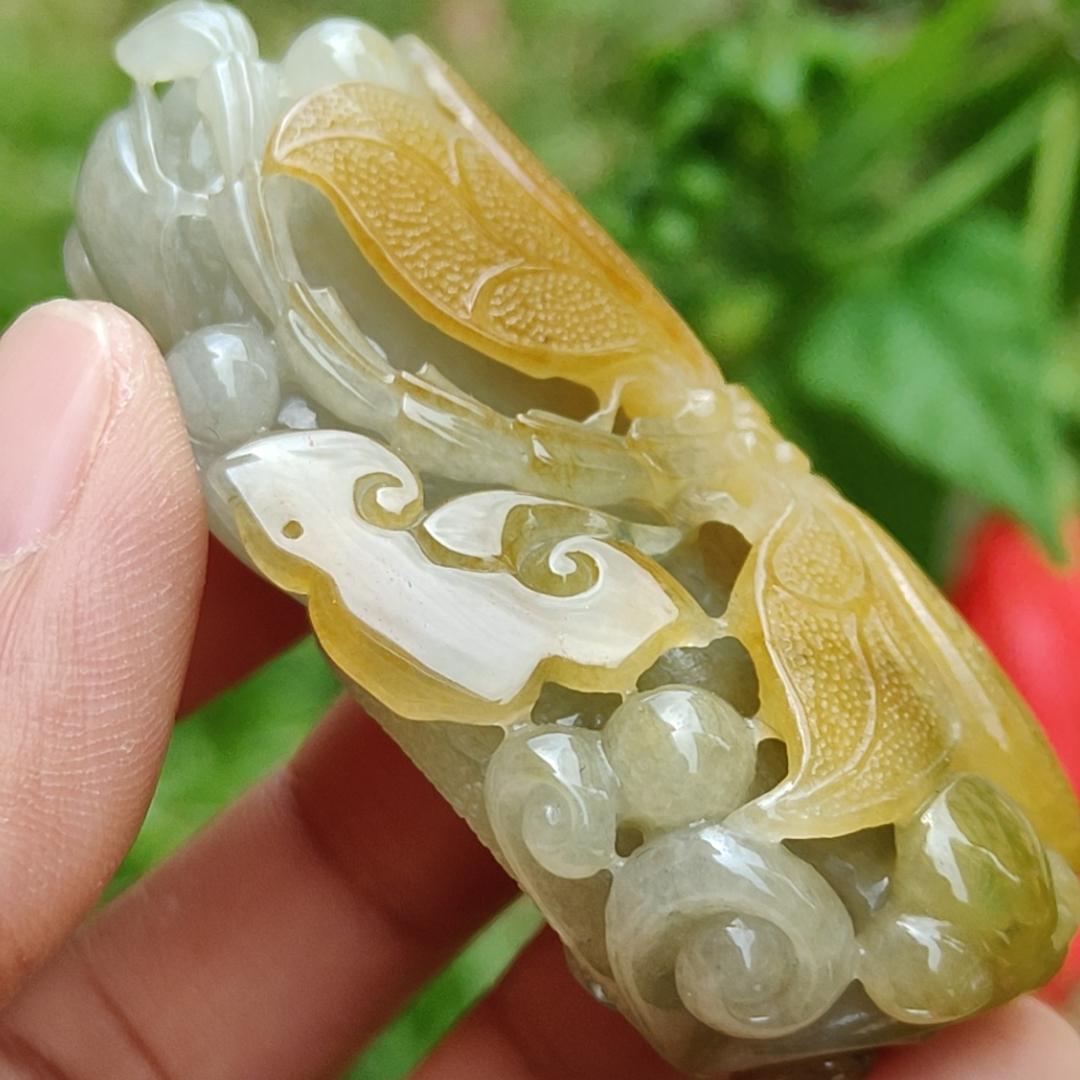 Super Rare High Quality Light Green and Yellow Natural Type A Jadeite Jade crafted with Dragonfly and Ruyi as Pendant, certificate weighs 60.60 grams, measurement 60 * 32.1 * 22.3 mm (pendant260) Yi Pin Qian