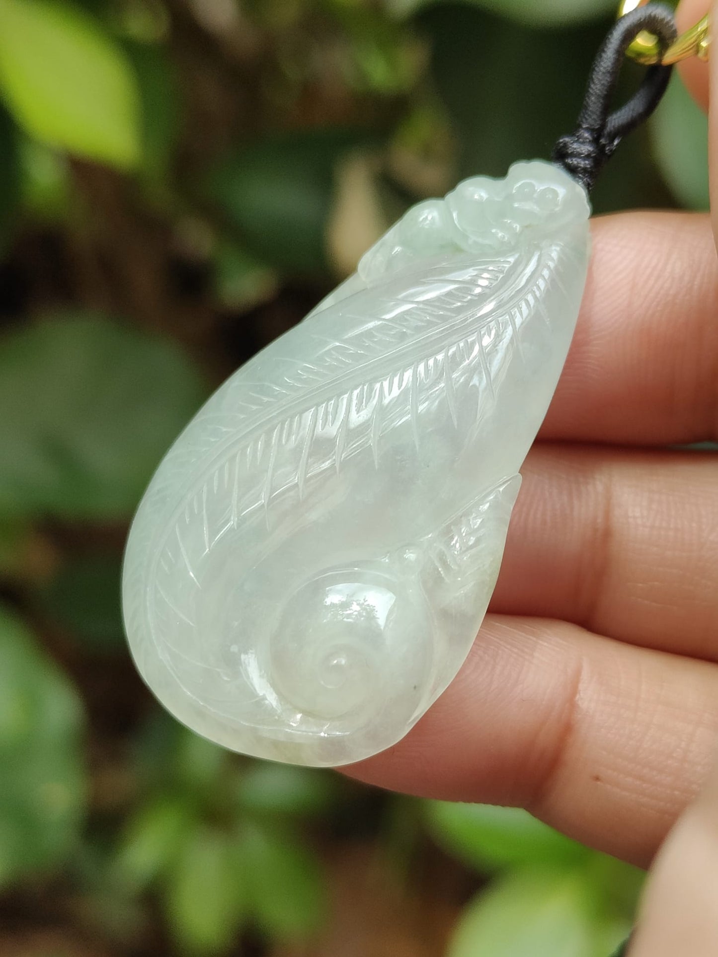 Monkey Leaf Ruyi Carving – Natural Type A Jadeite Pendant (Sku: pendant442)