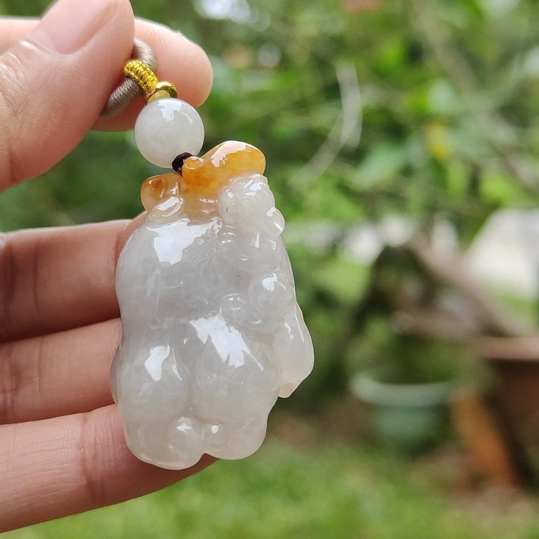 Unique Yellow Ruyi Chayote Natural Type A Jadeite Pendant with QIC approved labs certificate weight 25.27 grams, 40 * 25 * 15.20 mm originate from Myanmar very suitable for daily wear (pendant119) Yi Pin Qian