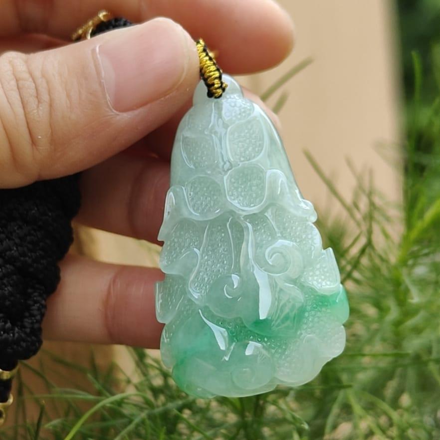 Premium quality White with green patches Ruyi Cabbage Natural Type A Jadeite Pendant with NGI Gemstone report weight 124.96 grams, 49.88 * 27.31 * 15.96 mm , Translucent fine grain crystal aggregate (pendant134) Yi Pin Qian