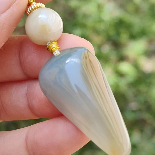 Stunning piece of Natural Type A Jadeite Pendant Necklace crafted with nothing, symbols of Peace and peace, everything goes well, with QIC labs approved certificate weigh 10.79 grams, 35.5 * 18.3 * 8.8 mm, very suitable for daily wear (pendant39) Yi Pin Qian