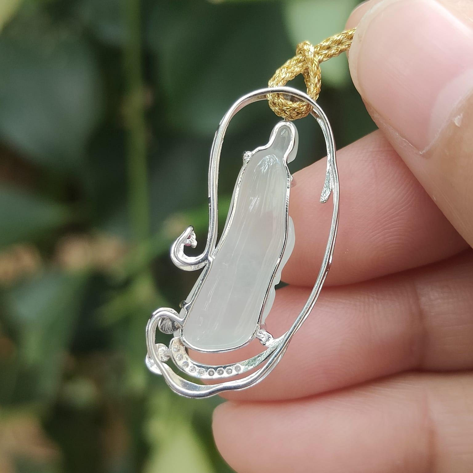 New Arrival High Quality Natural Type A Jadeite Jade crafted as Enlightenment 18k gold pendant certificate weighs 3.09 grams, measurement 31 * 14.9 * 6.5 mm (18kp78) Yi Pin Qian Jadeites Jade Jewelry ~Your Precious Quintessential ~ Singapore