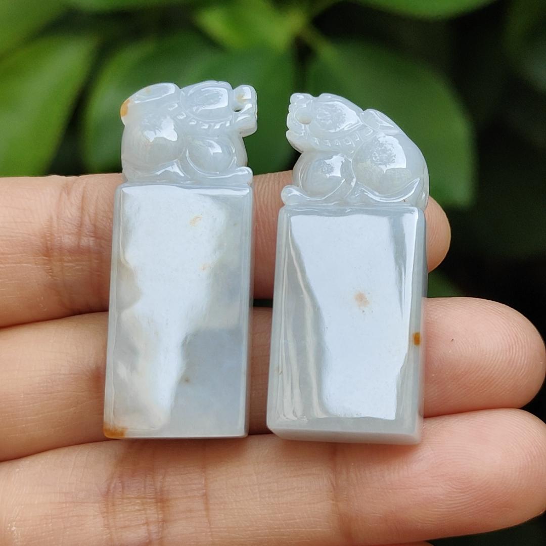 Type A Natural Jadeite Jade with Golden Yellow Patches High Quality - Crafted as pixiu for stamp or display, certificate weighs 15.79 and 15.76 grams, measurement 37.7 * 15.6 * 10 and 39.1 * 14.7 * 9.3 mm(hand8) Yi Pin Qian Jadeites Jade Jewelry ~Your Precious Quintessential ~ Singapore