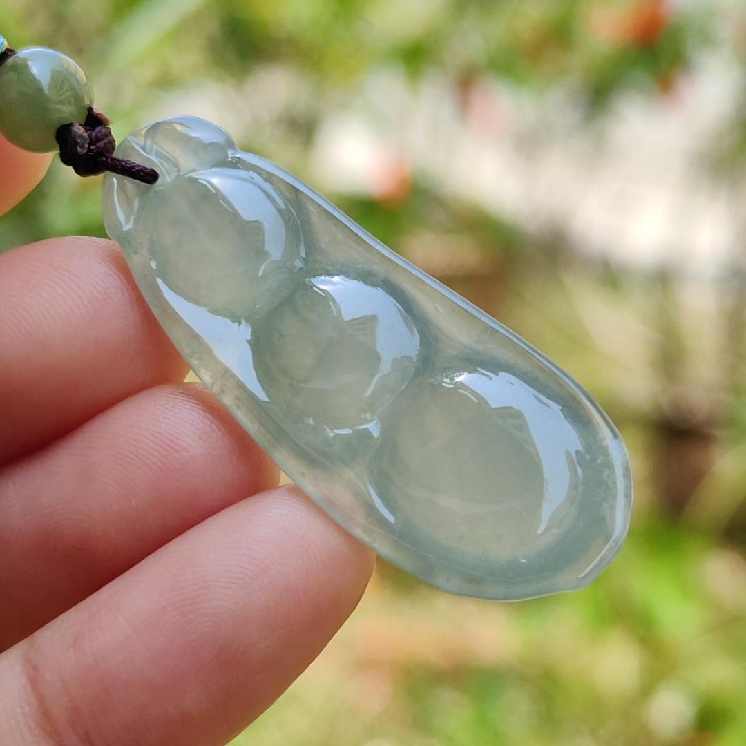 Premium Icy Translucent Green Hue Natural Type A Jadeite Jade crafted with French Beans as Pendant, symbols of Beauty, harmony, harvest and happiness, certificate weigh 7.44 grams, measurement 41.3 * 16.2 * 6.9 mm (pendant219) Yi Pin Qian