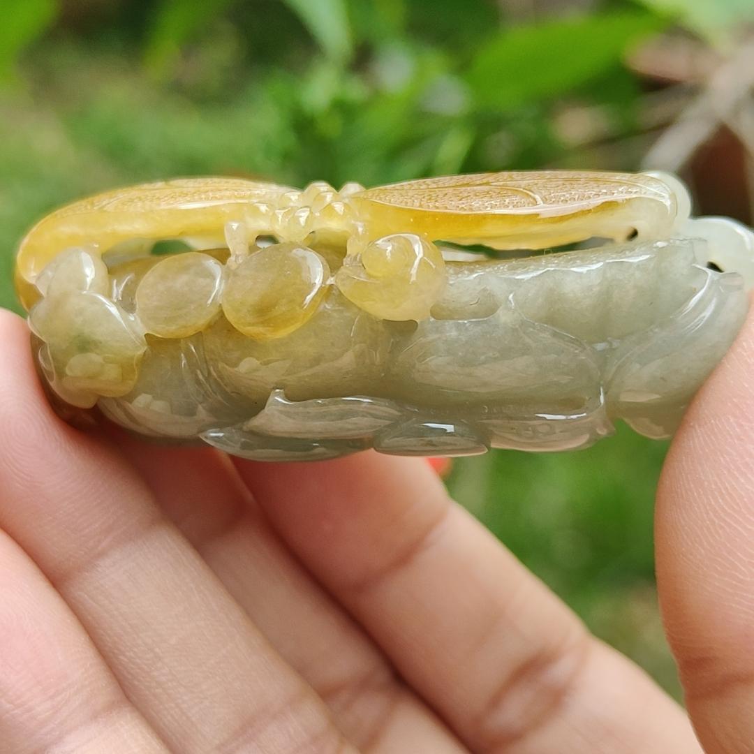 Super Rare High Quality Light Green and Yellow Natural Type A Jadeite Jade crafted with Dragonfly and Ruyi as Pendant, certificate weighs 60.60 grams, measurement 60 * 32.1 * 22.3 mm (pendant260) Yi Pin Qian