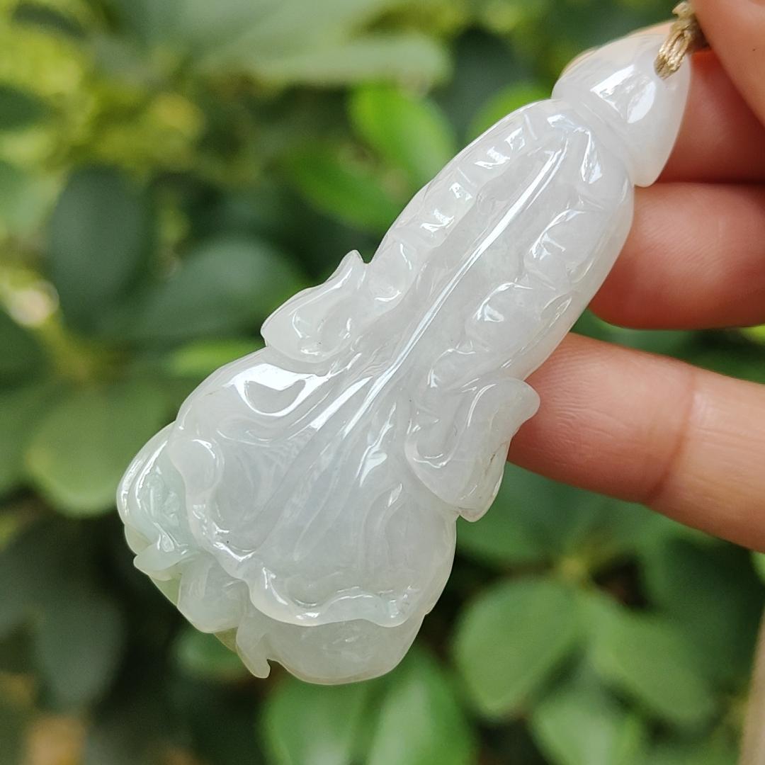 Singapore New Arrival High Quality Pendant crafted as the Cabbage on Natural Type A Jadeite Jade certificate weighs 31.47 grams, measurement 61 * 26.4 * 13.9 mm (pendant320) Yi Pin Qian Jadeites Jade Jewelry ~Your Precious Quintessential ~ Singapore