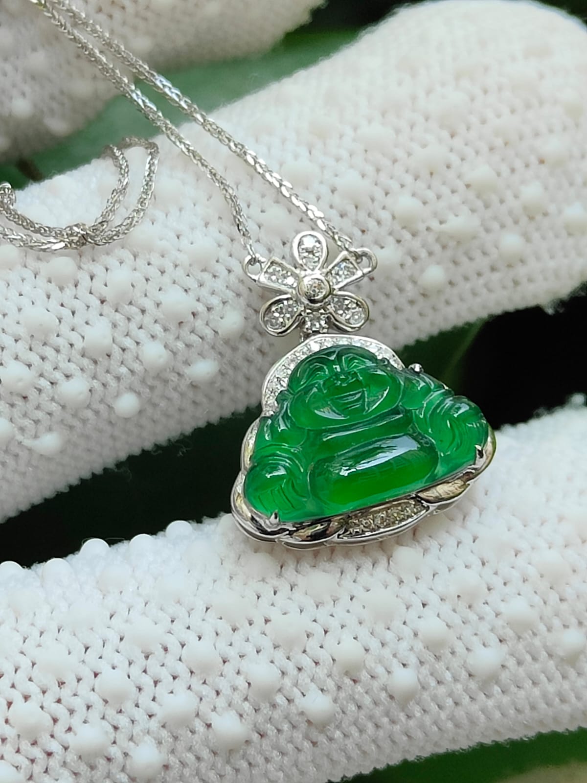 Harmony Guardian: 18k Gold Feng Shui Jadeite Buddha Pendant (Sku: 18kp125) 🌱🔥🪨💧🌀
