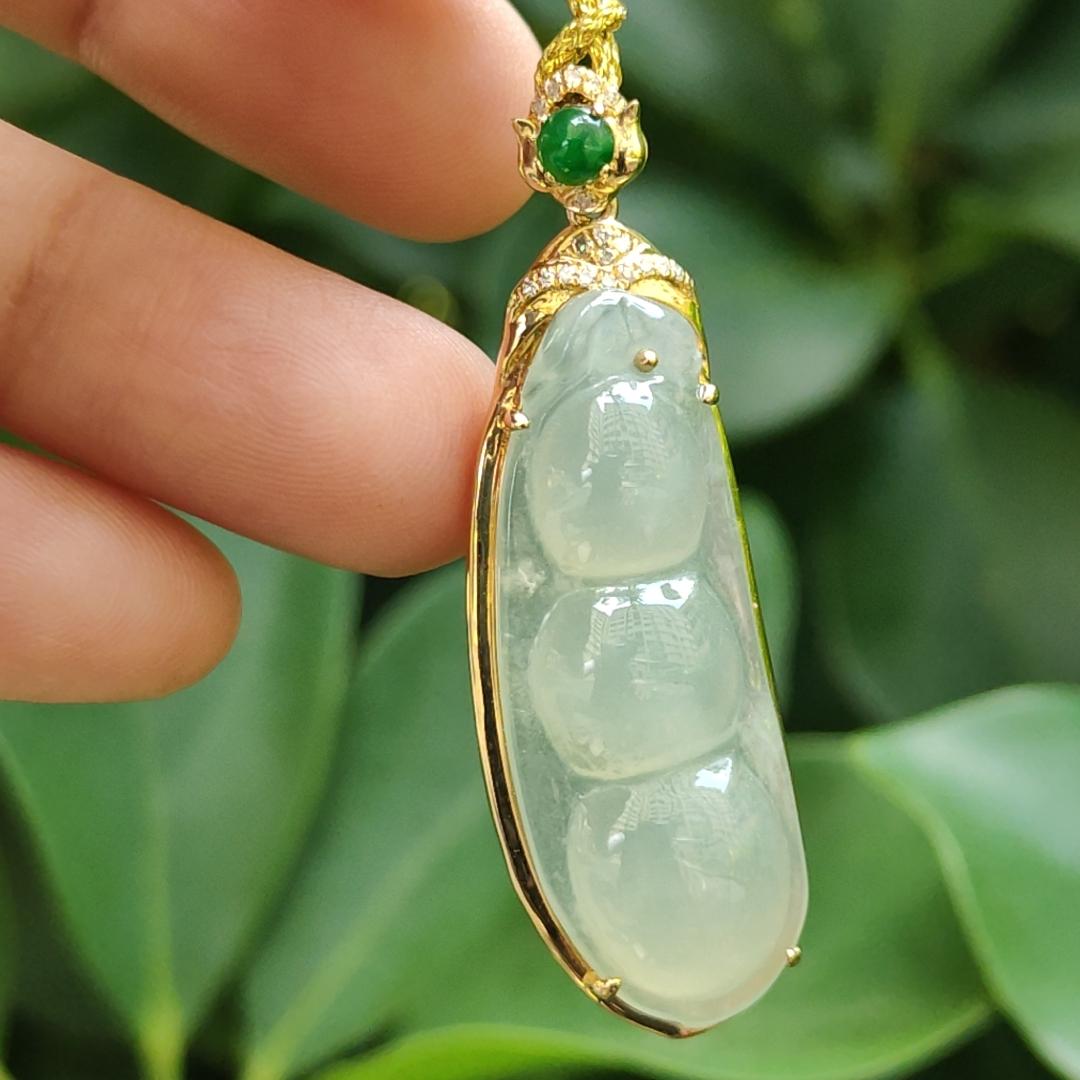 High Quality Good Translucent Light Green Hue Natural Type A Jadeite Jade Crafted as Bean, set on 18k gold as Pendant Necklace certificate weighs 6.88 grams (18kp68) Yi Pin Qian Jadeites Jade Jewelry ~Your Precious Quintessential ~ Singapore