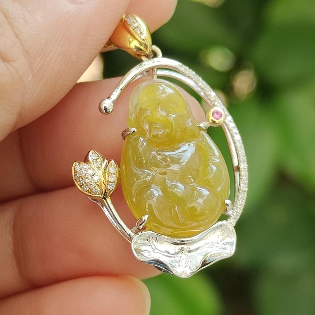 Metal & Earth Harmony - 18K Gold Set Laughing Buddha Jade Pendant (Sku: 18kp115) Yi Pin Qian Jadeites Jade Jewelry ~Your Precious Quintessential ~ Singapore