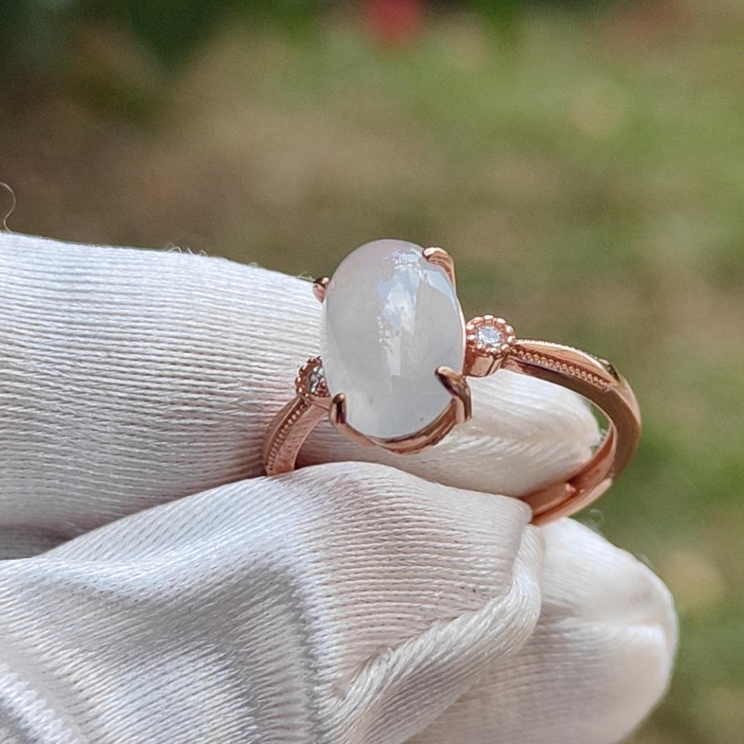 Quality Icy Natural Type A Jadeite Jade crafted with shape of oval as cabochon set on S925 adjustable as Ring, BIC labs approved certificate weighs 2.18 grams, measurement 11.3 * 7.3 * 3.6mm (s925ring13) Yi Pin Qian