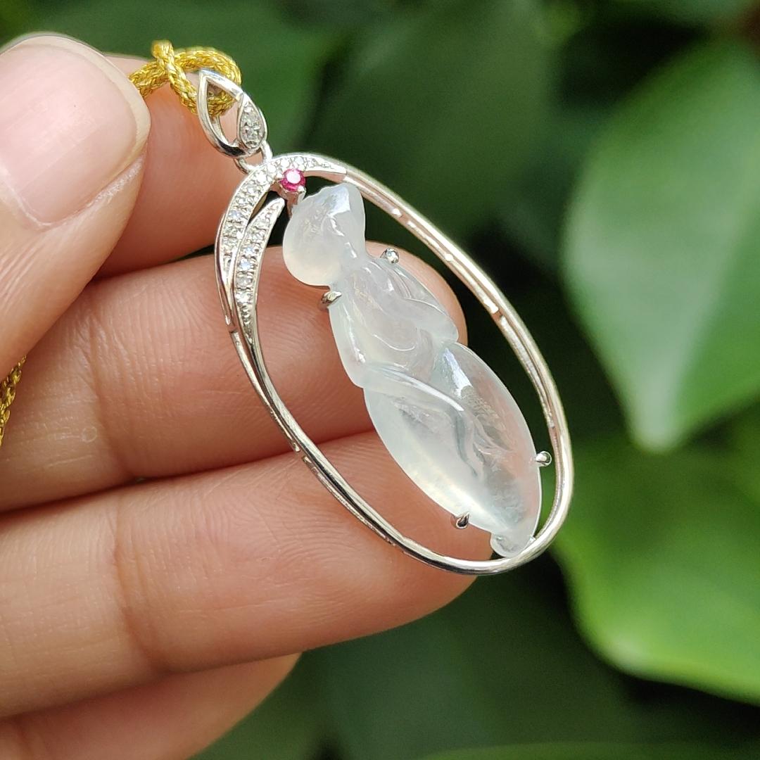 New Arrival SG Local Seller Crafted as The Enlightenment Pendant on Natural Type A Jadeite Jade set with 18k Gold certificate weighs 3.12 grams, measurement 35.8 * 17.2 * 7 mm (18kp81) Yi Pin Qian Jadeites Jade Jewelry ~Your Precious Quintessential ~ Singapore