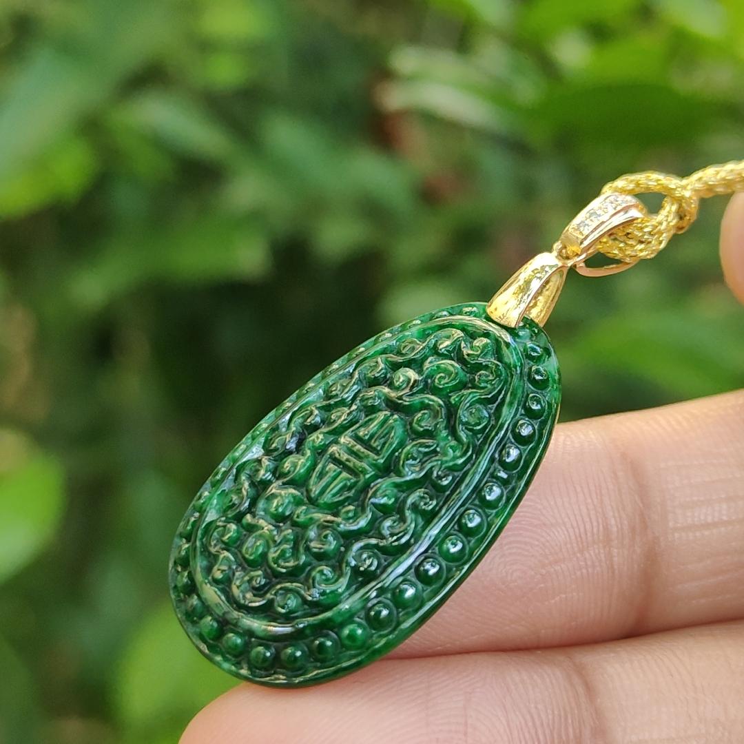 Green Pendant crafted with patterns on Natural Type A Jadeite Jade added with 18k Gold Clasp, certificate weighs 3.01 grams measurement 28.1 * 17.5 * 3.6 mm (18kp82) Yi Pin Qian Jadeites Jade Jewelry ~Your Precious Quintessential ~ Singapore